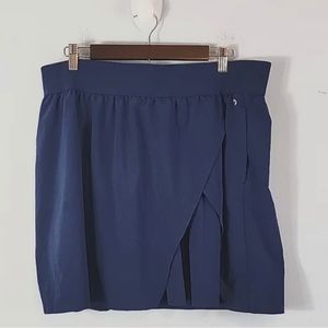 Torrid LIVI active size 22/24 navy skort